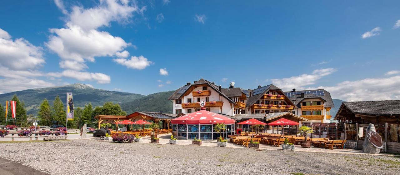 Grizzly Sport & Motorrad Resort Sankt Margarethen im Lungau Exterior foto