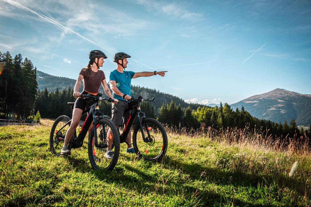Grizzly Sport & Motorrad Resort Sankt Margarethen im Lungau Exterior foto