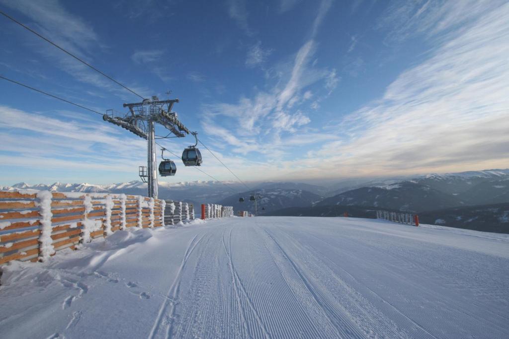 Grizzly Sport & Motorrad Resort Sankt Margarethen im Lungau Exterior foto