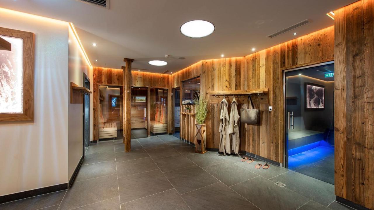 Grizzly Sport & Motorrad Resort Sankt Margarethen im Lungau Exterior foto